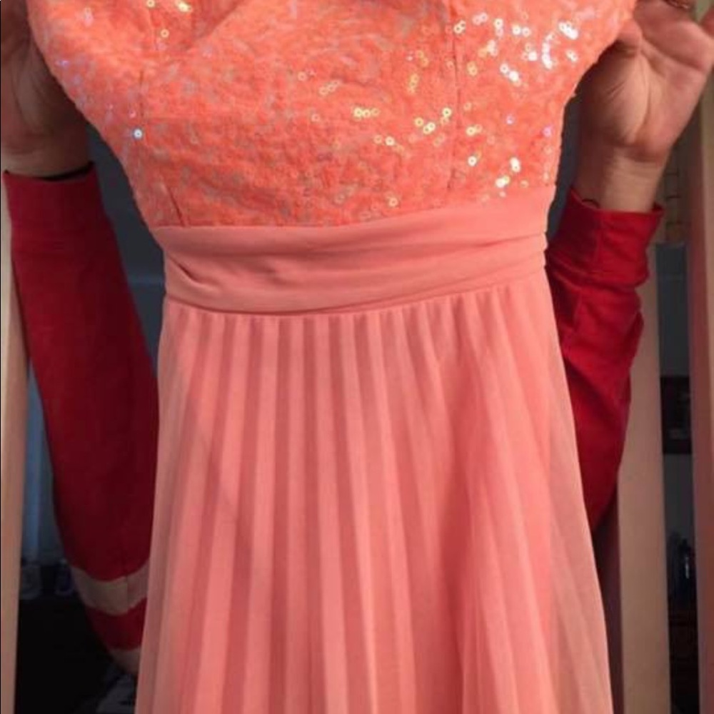 Prom dresses - Picture 2 of 8